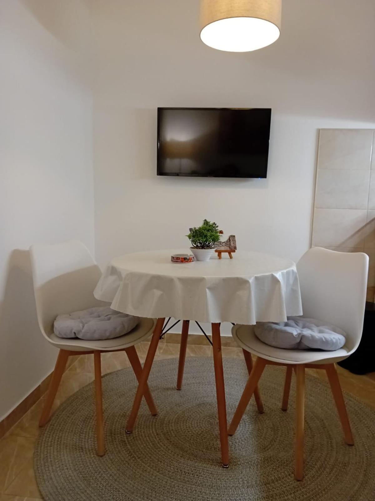 Apartment Maki โกตอร์ ภายนอก รูปภาพ