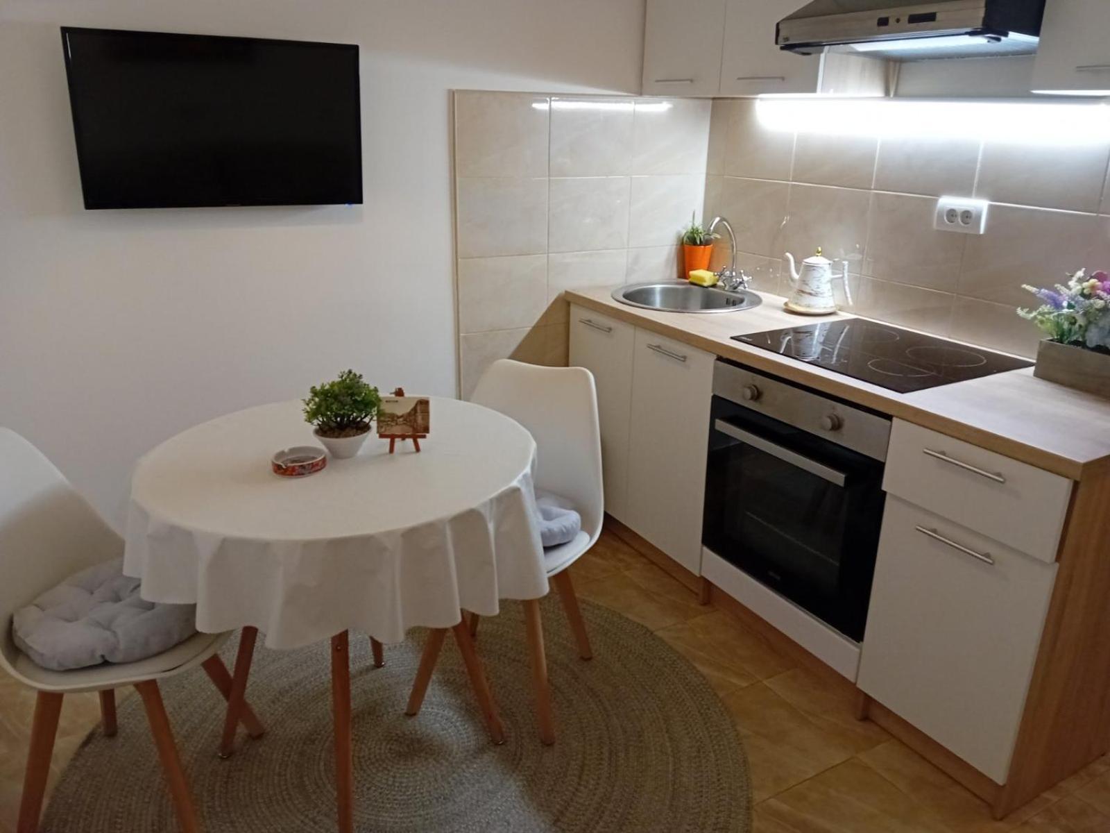 Apartment Maki โกตอร์ ภายนอก รูปภาพ